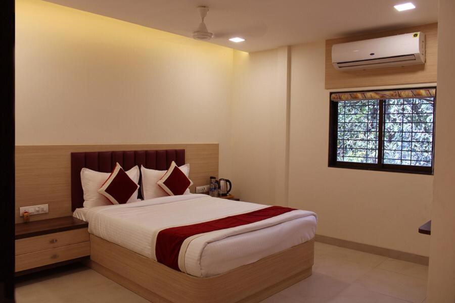 Hotel Saineel Mumbai Exterior photo